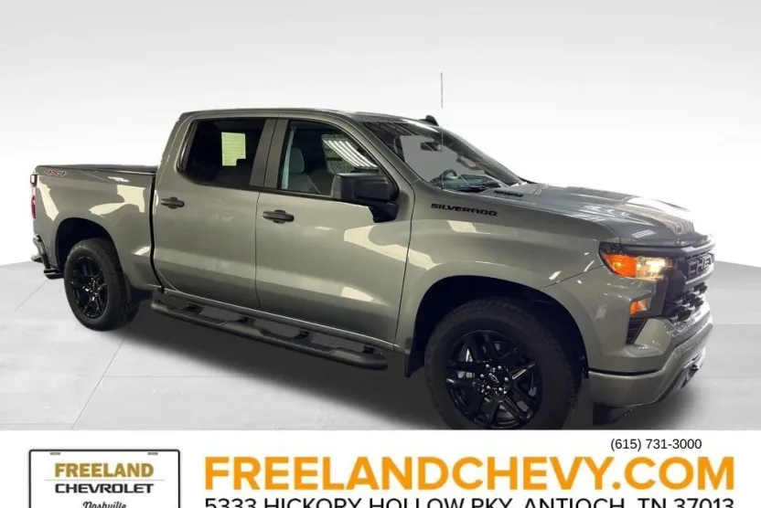 2025 Chevrolet Silverado 1500 Custom photo 1