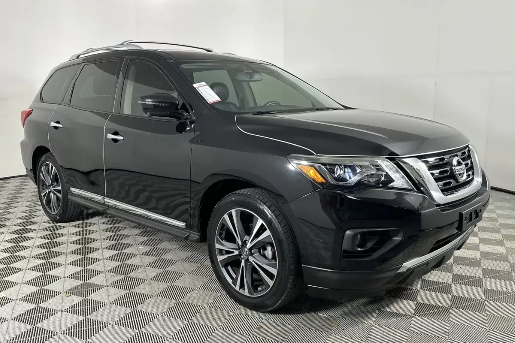 2020 Nissan Pathfinder Platinum photo 1