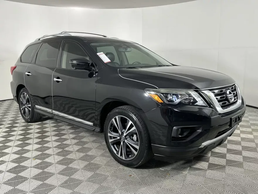 2020 Nissan Pathfinder Platinum photo 1