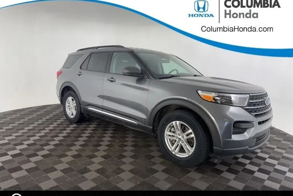 2022 Ford Explorer XLT photo 1