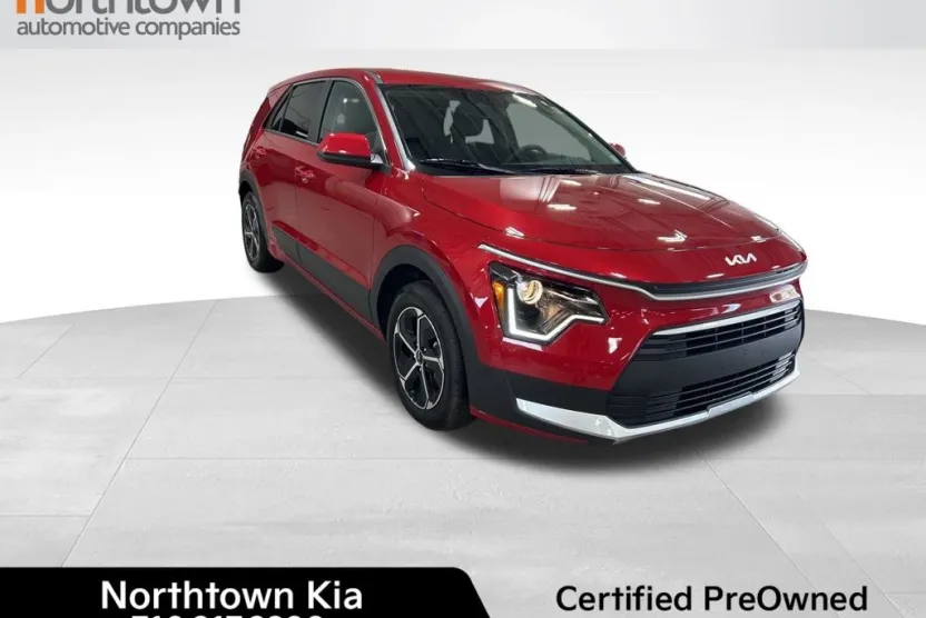2024 Kia Niro LX photo 1