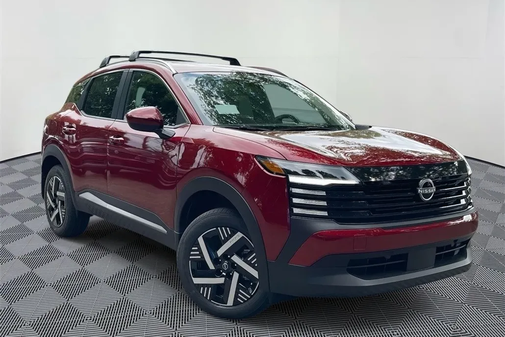 2025 Nissan Kicks SV photo 1