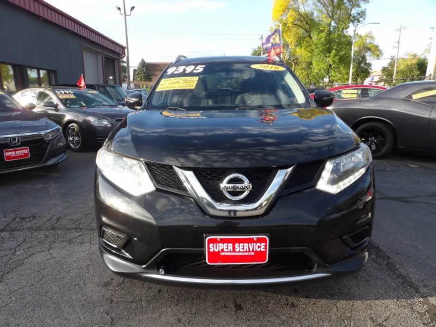 2016 Nissan Rogue SV photo 1