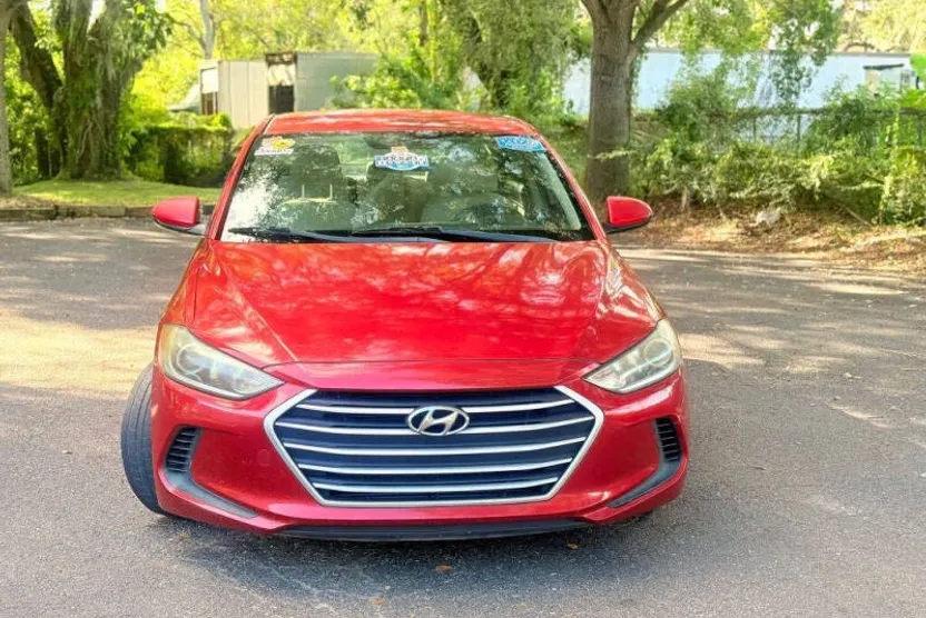 2017 Hyundai Elantra SE photo 1