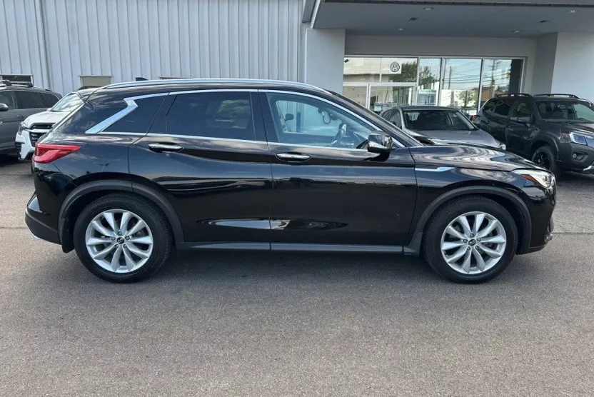2019 Infiniti QX50 Essential photo 1