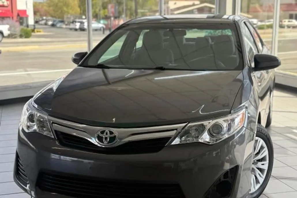 2013 Toyota Camry L photo 1