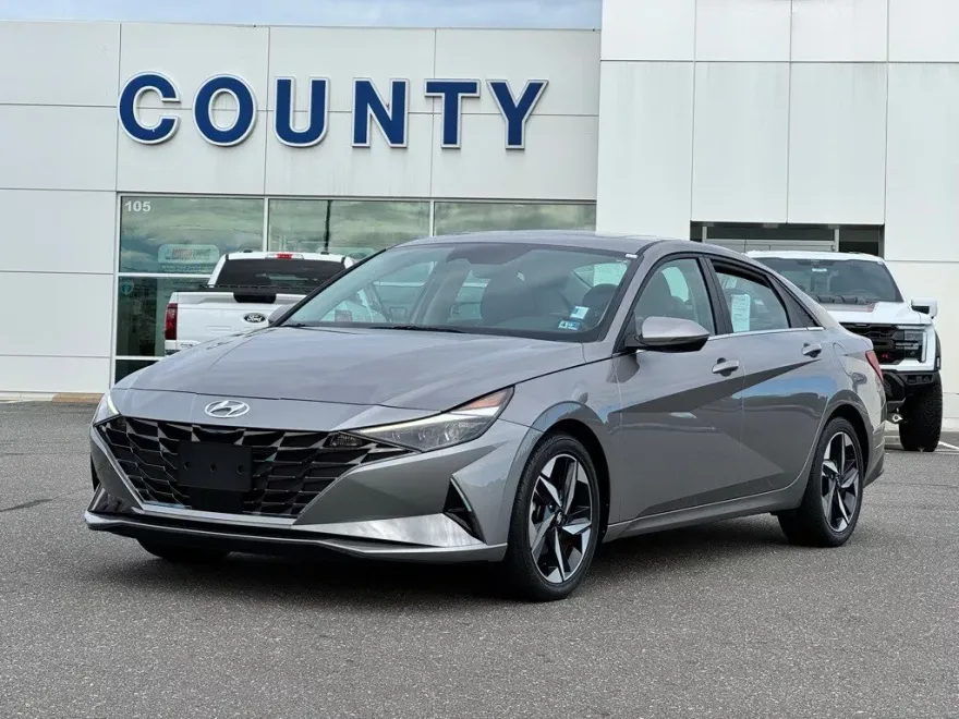 2022 Hyundai Elantra Limited photo 1