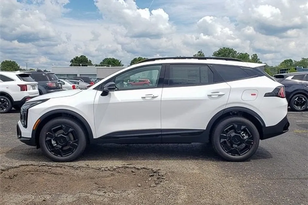 2026 Kia Sportage X-Line photo 1