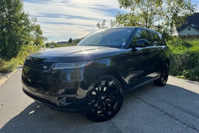 2025 Land Rover Range Rover Sport SE photo 1