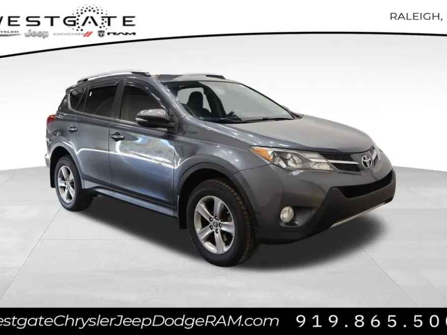 2015 Toyota RAV4 XLE photo 1
