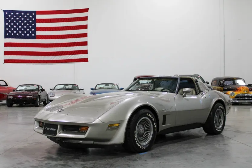 1982 Chevrolet Corvette photo 1