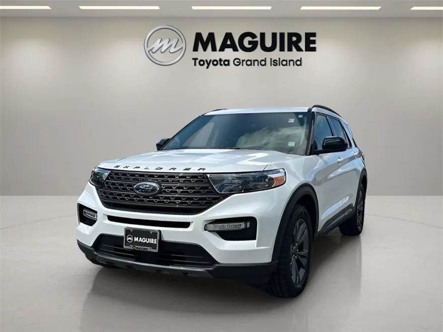 2023 Ford Explorer XLT photo 1