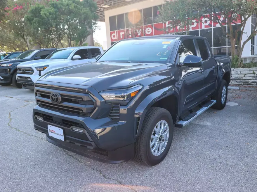 2025 Toyota Tacoma SR5 photo 1