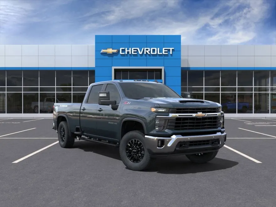 2025 Chevrolet Silverado 3500HD LT photo 1