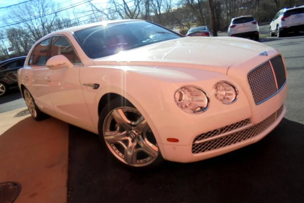 2016 Bentley Flying Spur V8 photo 1