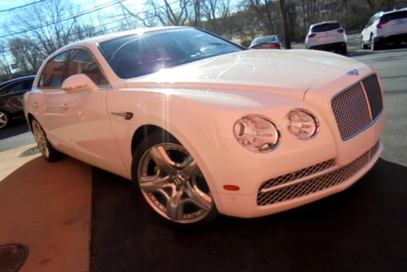 2016 Bentley Flying Spur V8 photo 1