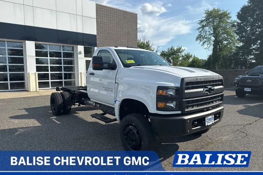 2025 Chevrolet Silverado 5500HD Work Truck photo 1