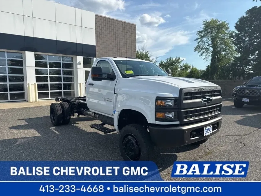 2025 Chevrolet Silverado 5500HD Work Truck photo 1