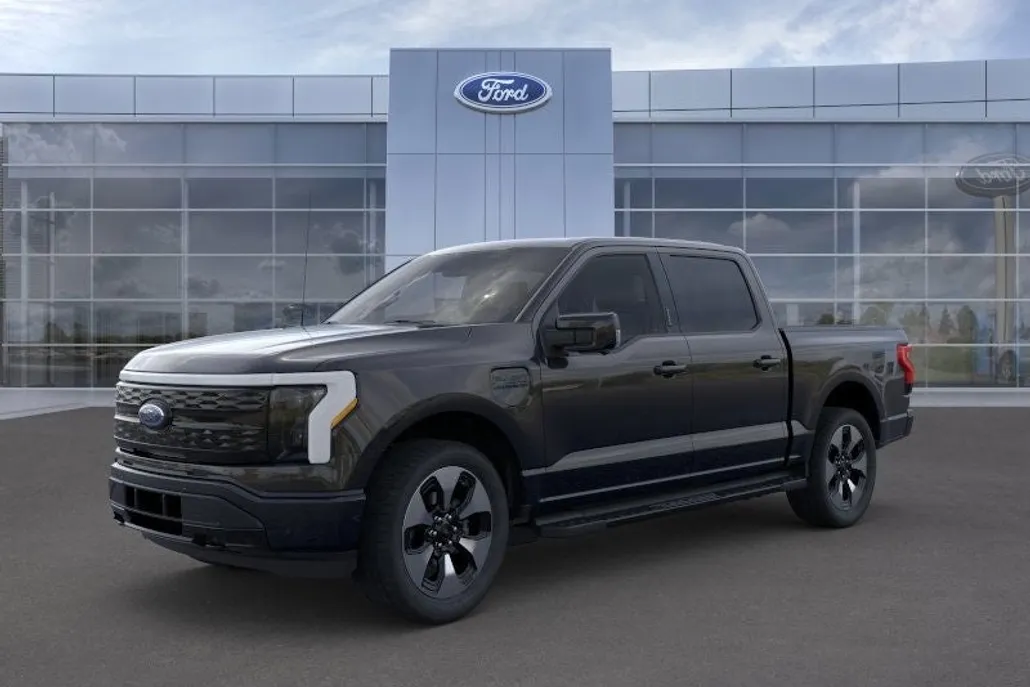 2023 Ford F-150 Lightning Platinum photo 1