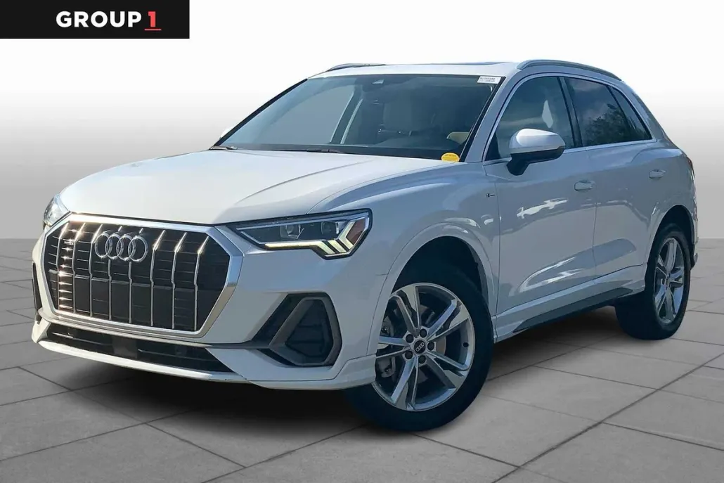 2022 Audi Q3 S line Premium Plus photo 1