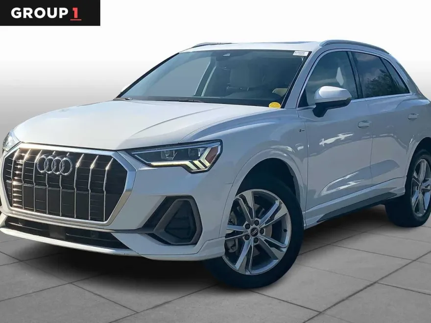 2022 Audi Q3 S line Premium Plus photo 1