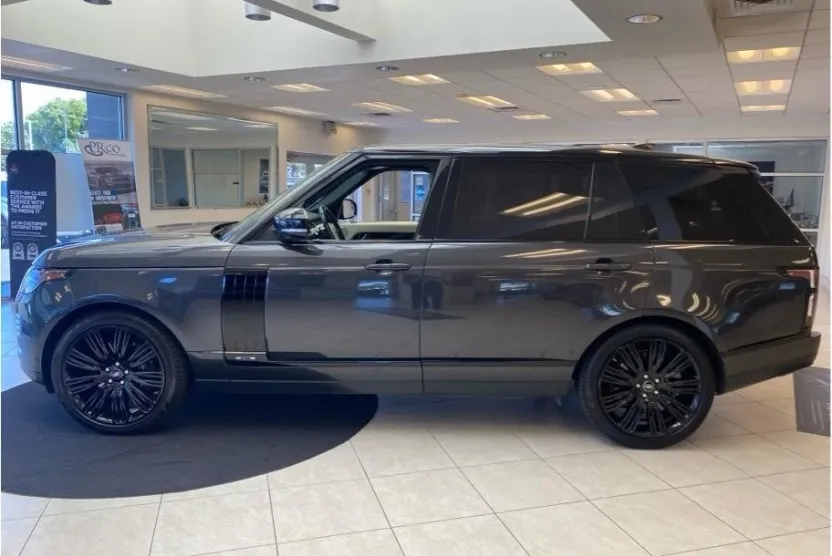 2021 Land Rover Range Rover P525 HSE HSE Westminster Edition photo 1