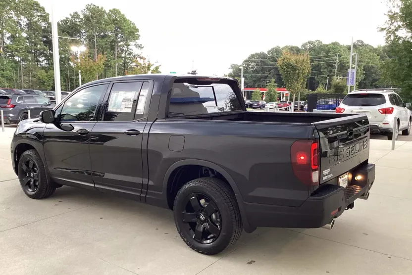 2025 Honda Ridgeline Black Edition photo 1
