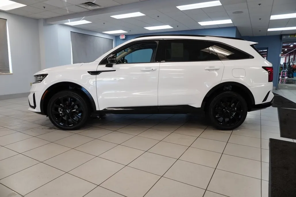 2023 Kia Sorento SX photo 1