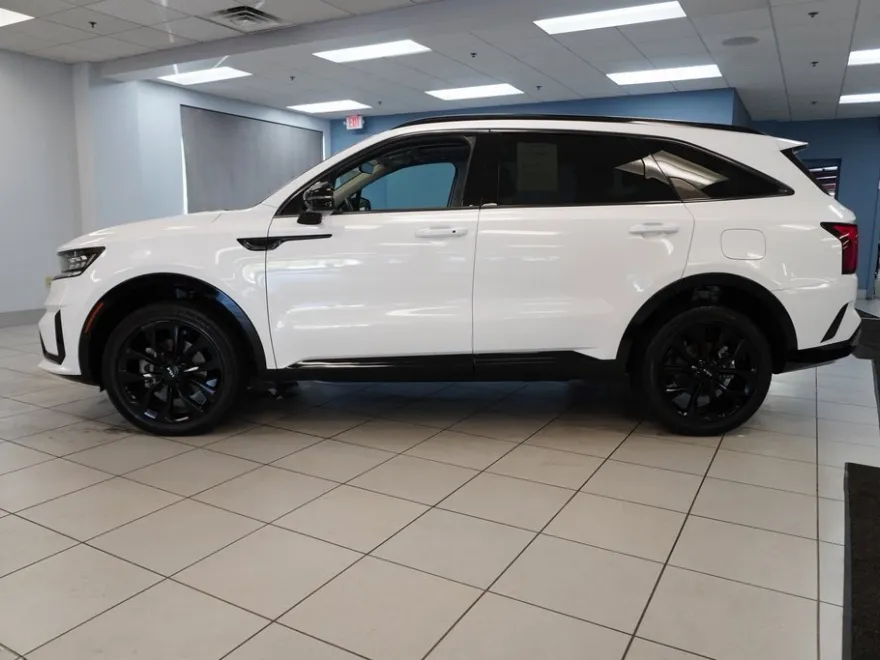 2023 Kia Sorento SX photo 1