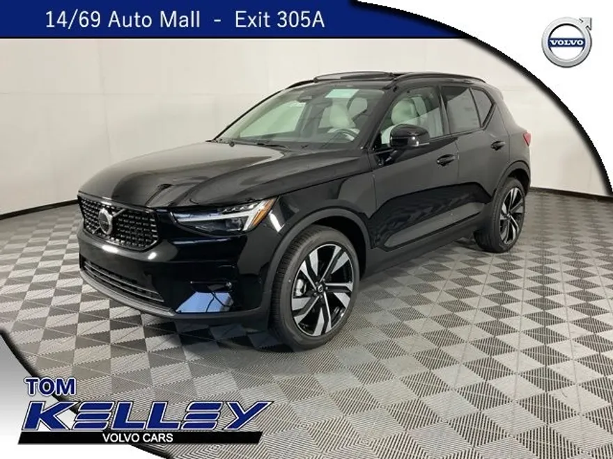 2025 Volvo XC40 Plus photo 1
