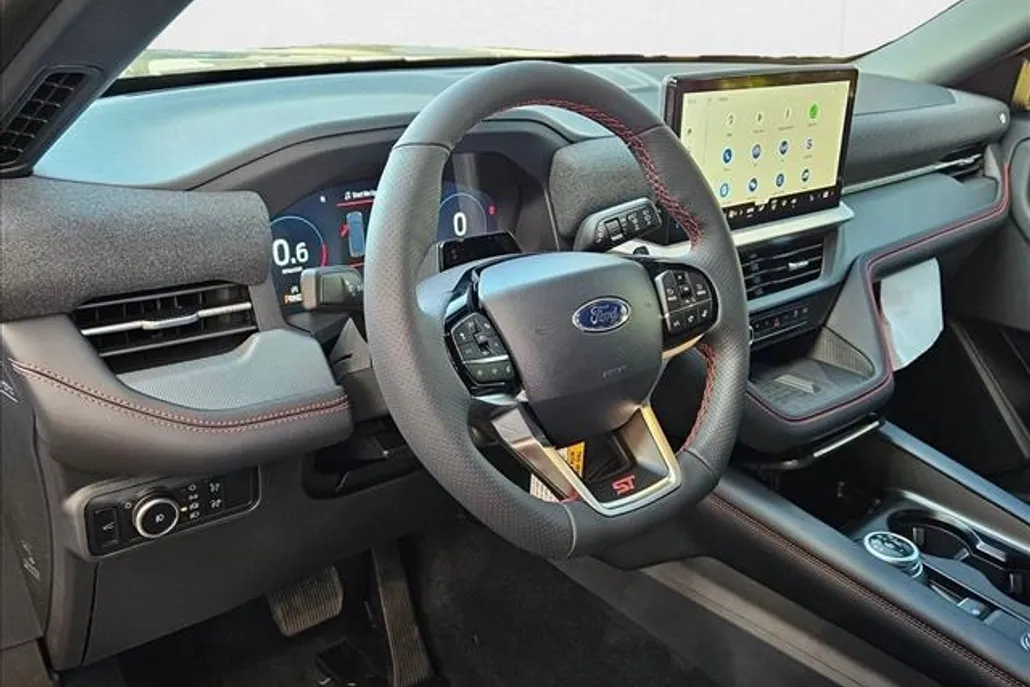 2025 Ford Explorer ST photo 1