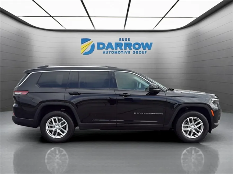 2022 Jeep Grand Cherokee Laredo photo 1