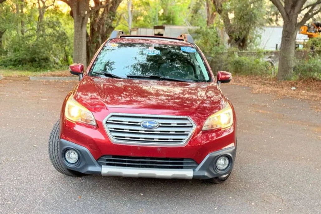 2015 Subaru Outback 2.5i Limited photo 1
