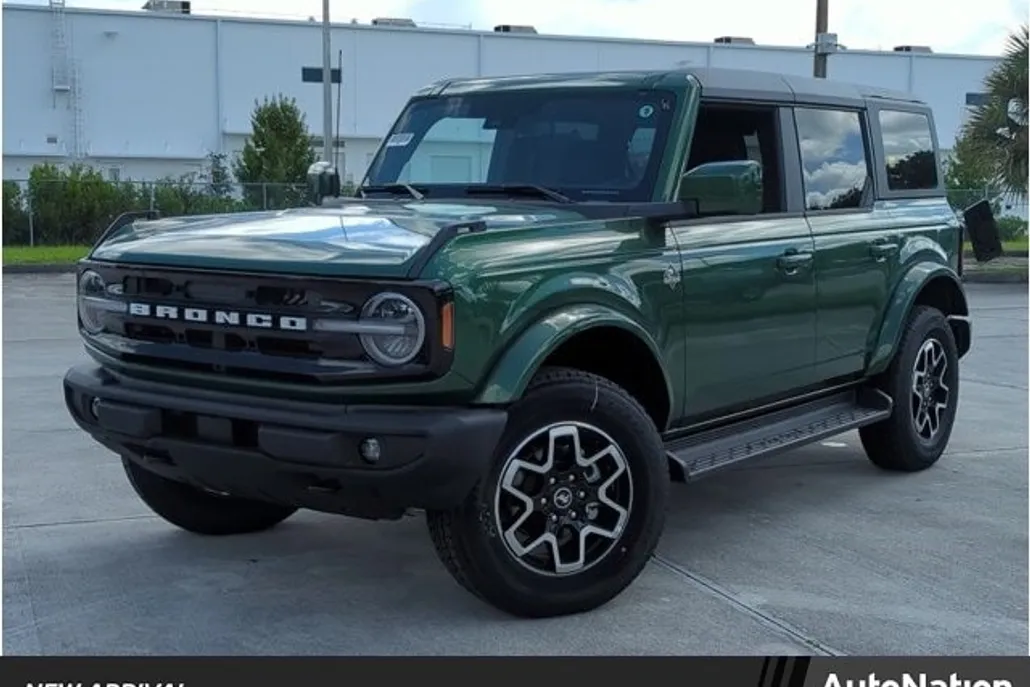 2025 Ford Bronco Outer Banks photo 1