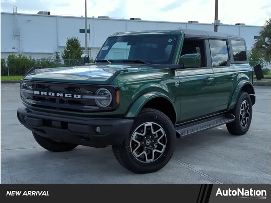2025 Ford Bronco Outer Banks photo 1