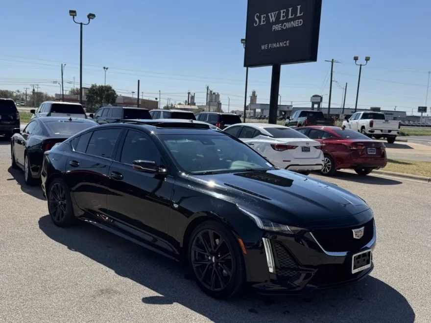 2022 Cadillac CT5 Sport photo 1