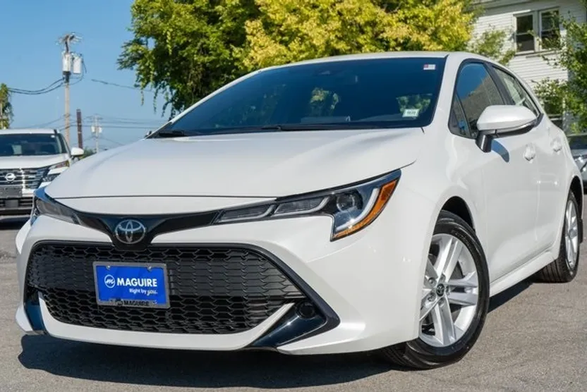 2022 Toyota Corolla SE photo 1