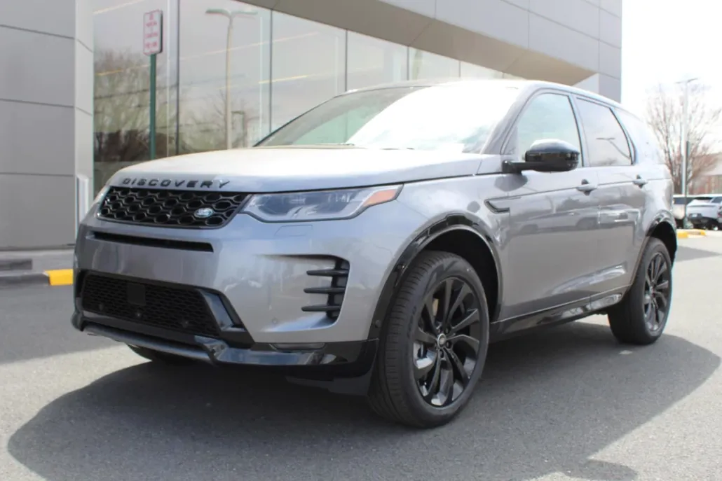 2025 Land Rover Discovery Sport Dynamic SE photo 1