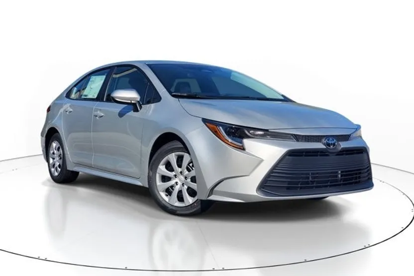 2025 Toyota Corolla LE photo 1