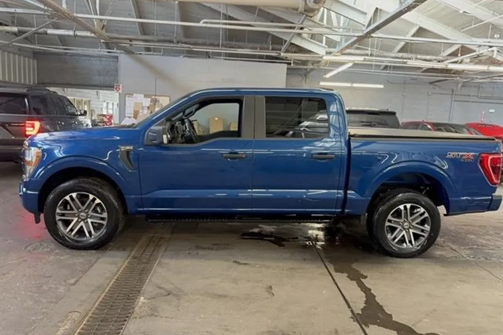 2022 Ford F-150 XL photo 1
