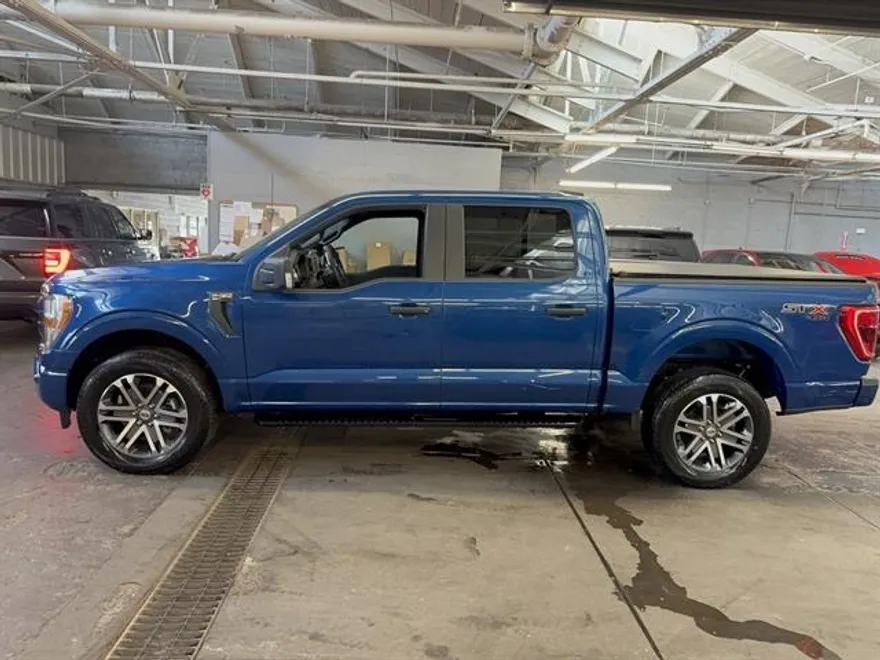 2022 Ford F-150 XL photo 1