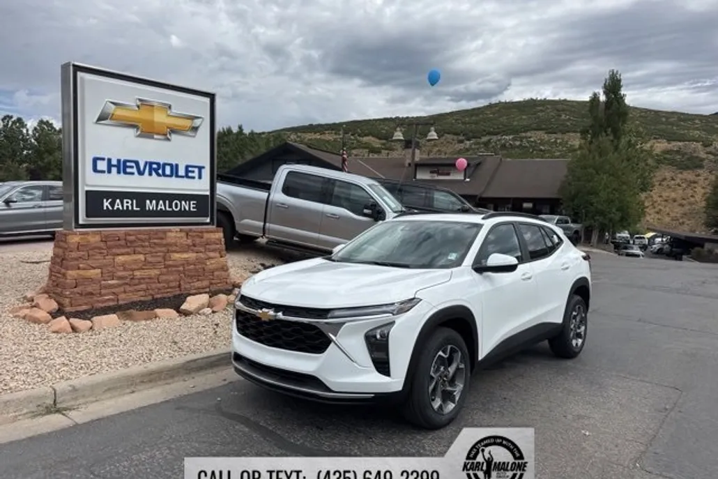 2026 Chevrolet Trax LT photo 1