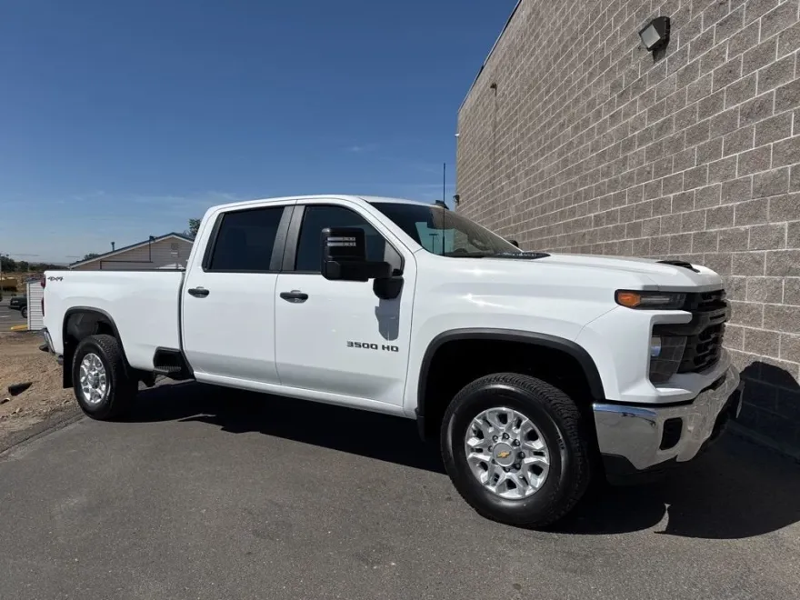 2026 Chevrolet Silverado 3500HD photo 1