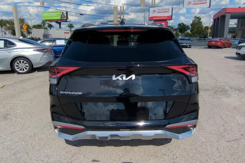 2025 Kia Sportage photo 1