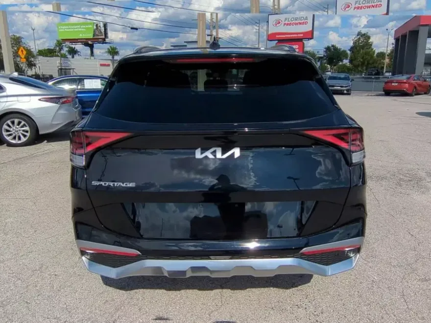 2025 Kia Sportage photo 1