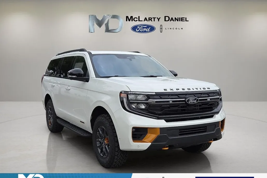 2025 Ford Expedition photo 1