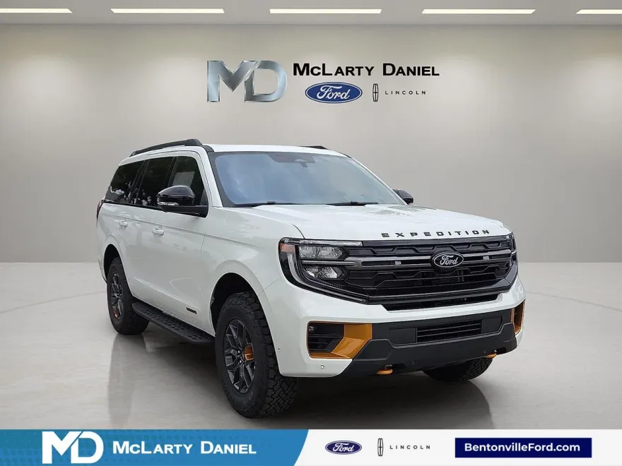 2025 Ford Expedition photo 1