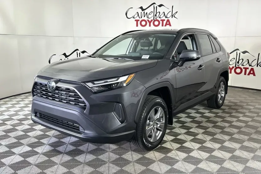 2025 Toyota RAV4 XLE photo 1
