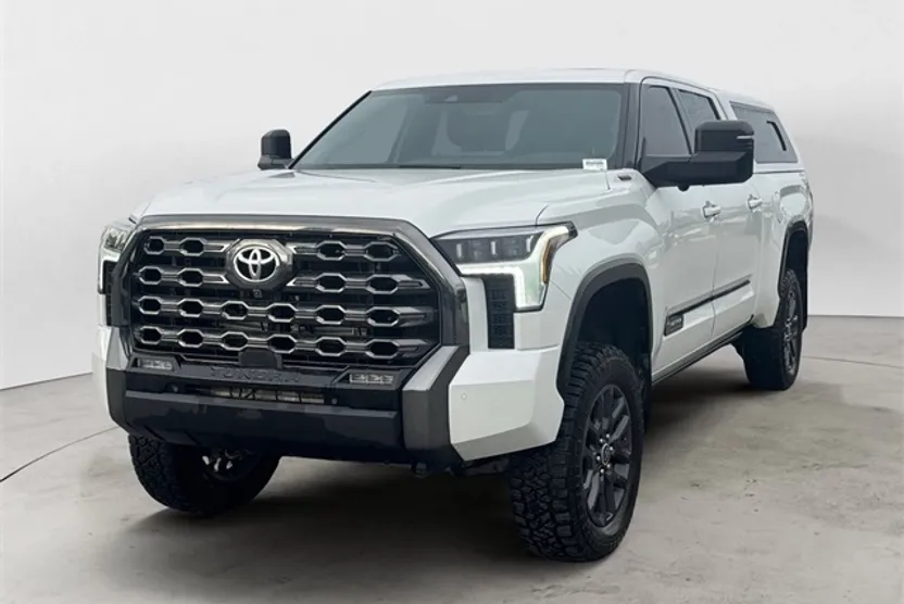 2022 Toyota Tundra Platinum CrewMax photo 1