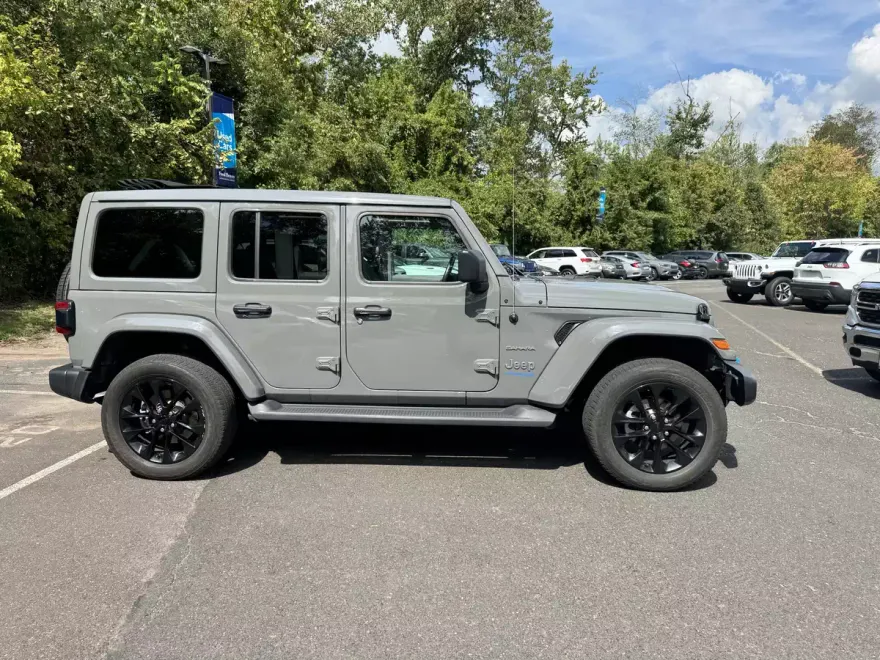 2022 Jeep Wrangler 4xe Unlimited Sahara photo 1